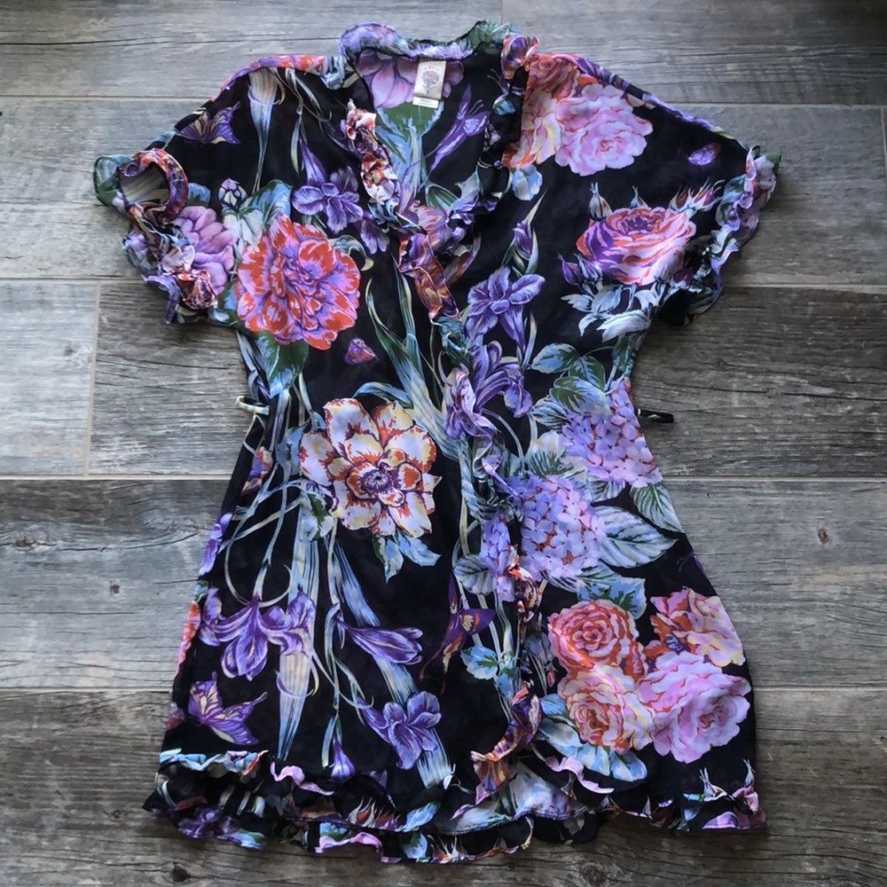 In Bloom Short Sleeve Floral Robe Size Medium